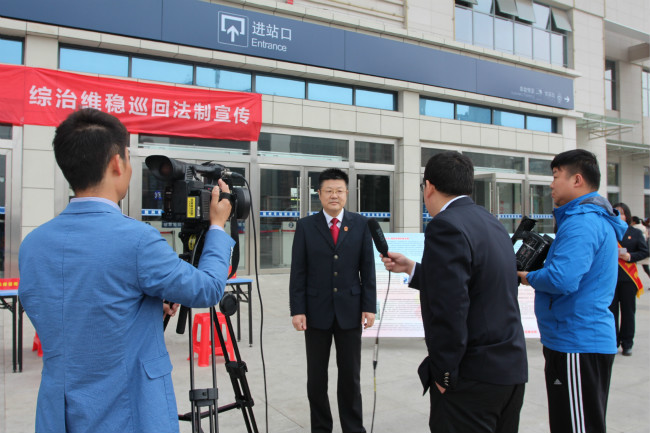 党组书记、院长申清同志接受随州电视台采访.JPG